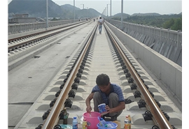 滬昆高鐵?？蛙壍腊逍奚?>
                        </div>
                        <div   id=